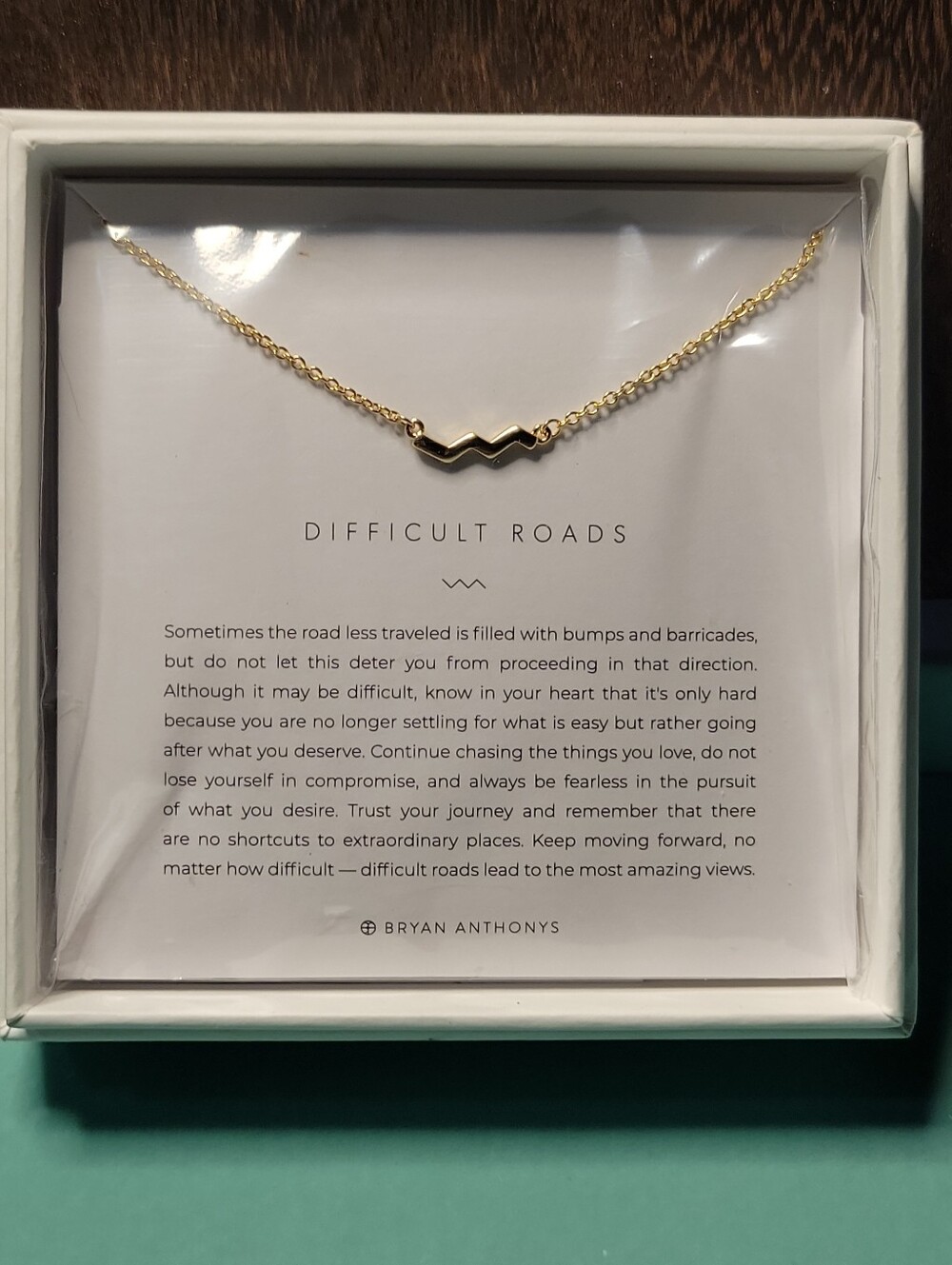Nib In Excellent Condition Bryan Anthonys Difficult Roads Gold Tone Necklace. - Picture 6 of 7